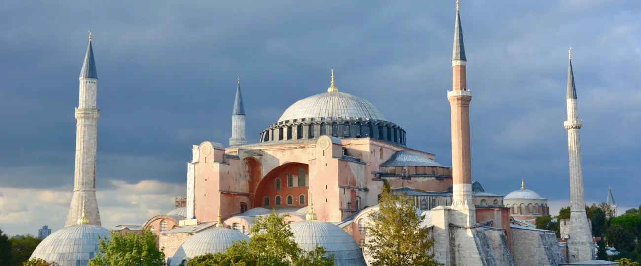 Basilica Cistern Hagia Sophia Topkapi Palace Dolmabahce Palace Combo Tickets